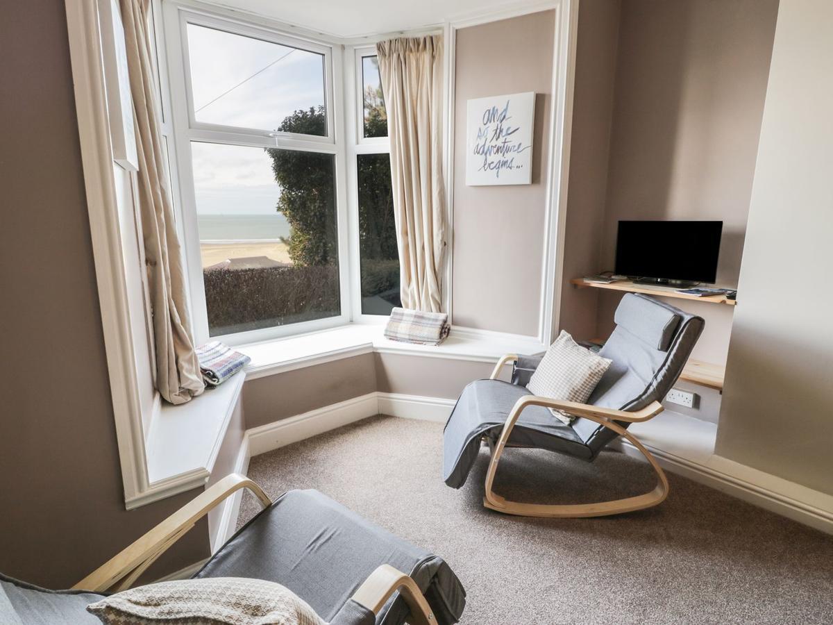 Seaview Apartment Бармут Экстерьер фото