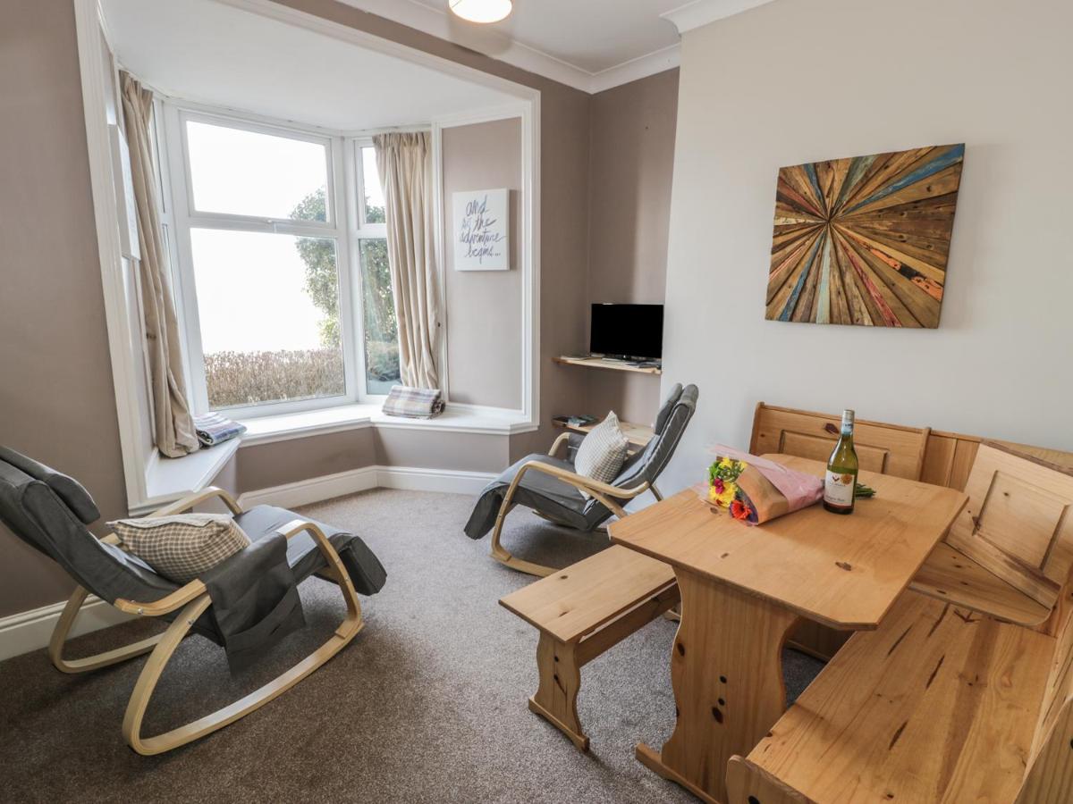 Seaview Apartment Бармут Экстерьер фото